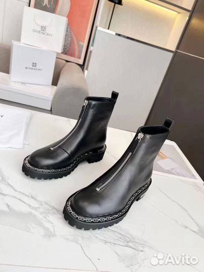 Ботинки женские Givenchy