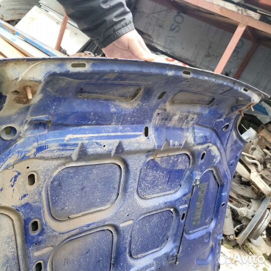 Капот на renault кангу 2001г