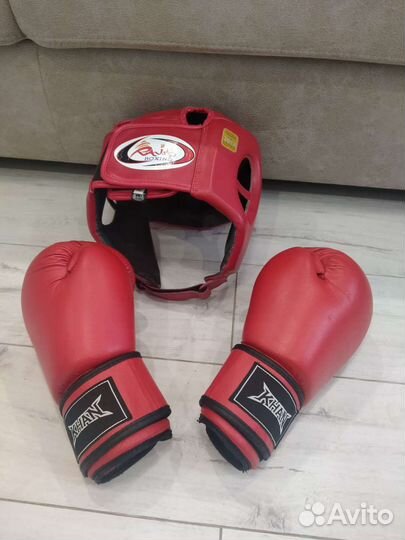Шлем боксерский кожа+перчатки бокс. кожа 10 унций