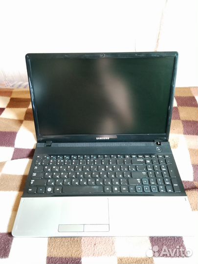 Ноутбук Samsung NP300E5A