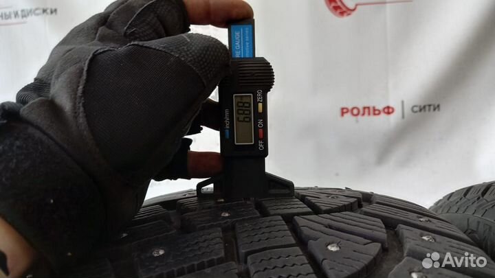 Continental IceContact 2 SUV 235/55 R18 104T