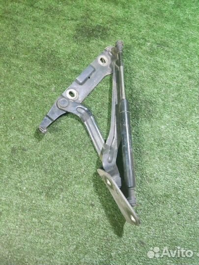 Петля крышки багажника левая Ford Mondeo 3