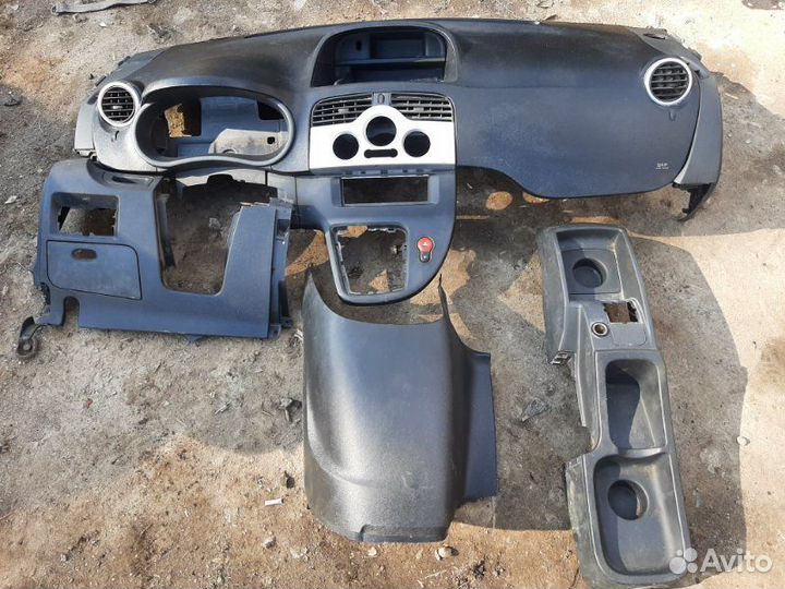 Торпедо Renault Kangoo K7mк750 2011