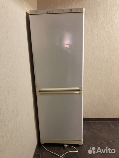 Холодильник siemens