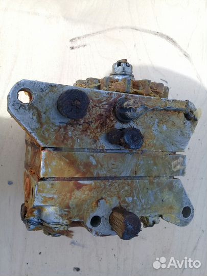 Насос масляный мтлб 8.10.013