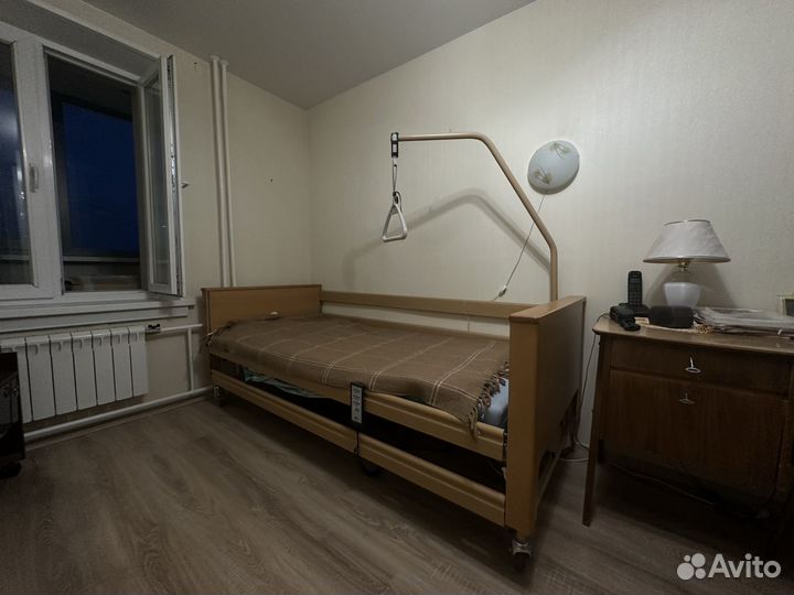 Кровать для лежачих больных с электроприводом