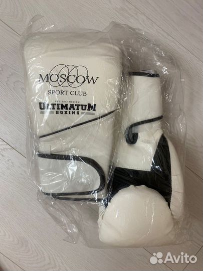 Перчатки и футболки