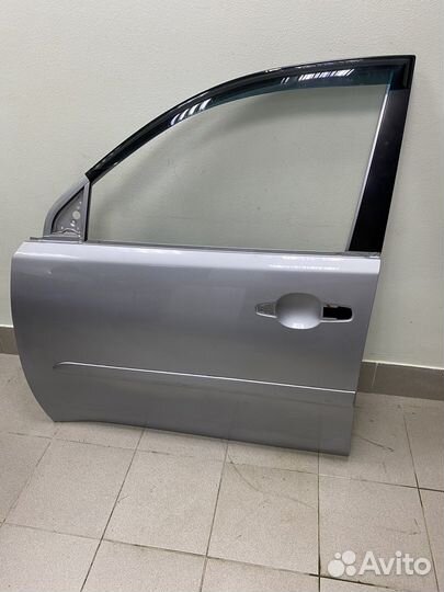 Дверь передняя левая Mitsubishi L200 K4T