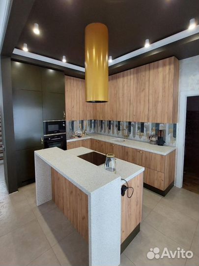 Кухонный гарнитур с островом