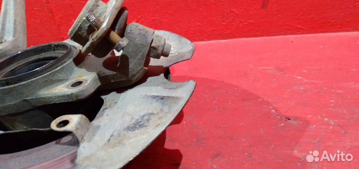 Нива Шевроле кулак правый со ступицей 24 шлица