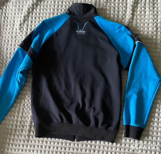 Спортивный костюм на мальчика новый 158