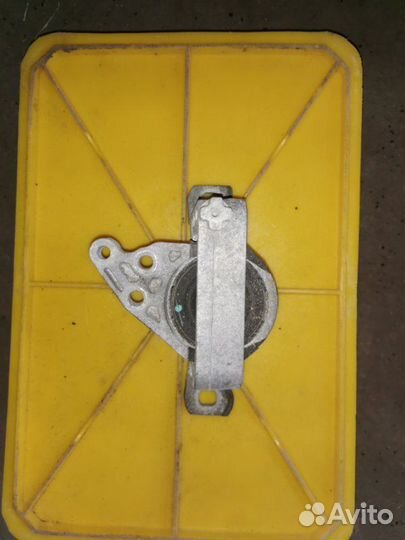 Подушка двигателя Mazda 3 Хэтчбек BL 1.6 Z6 2011