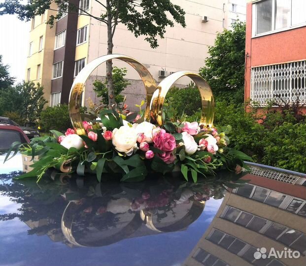 Свадебные кольца на машину