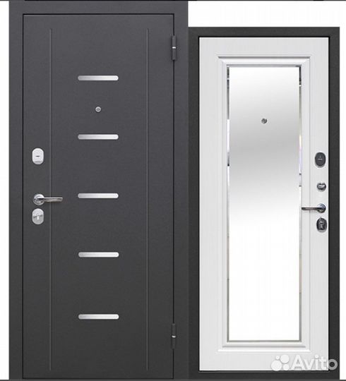 Металлическая входная дверь с зеркалом