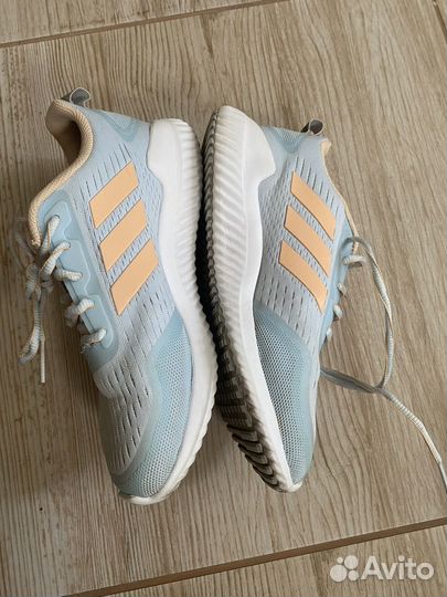 Кроссовки Adidas 37 размер оригинал