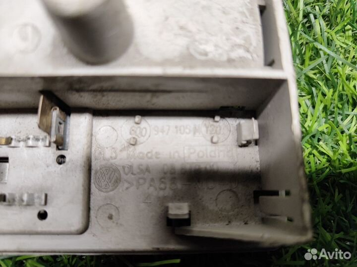 Плафон салона Volkswagen Polo