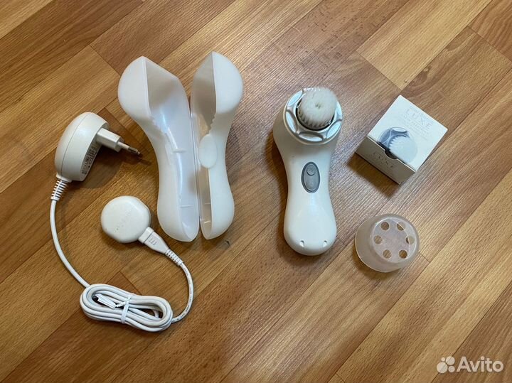 Электрическая щетка для умывания Clarisonic Mia