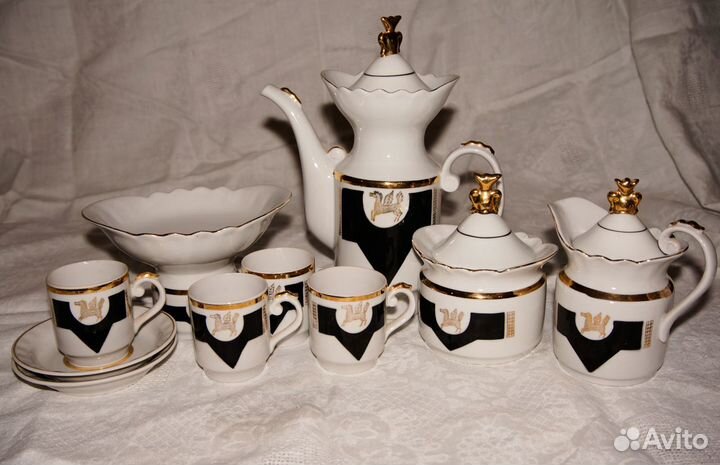 Сервизы, чашки, блюдца