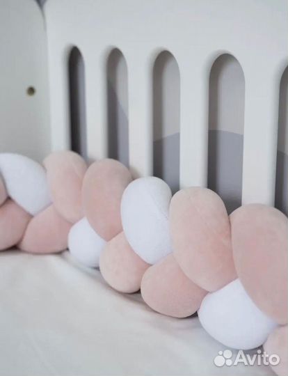 Бортики в детскую кроватку косичка