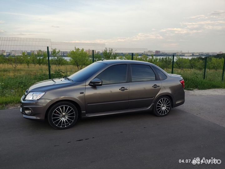 LADA Granta 1.6 МТ, 2016, 132 000 км