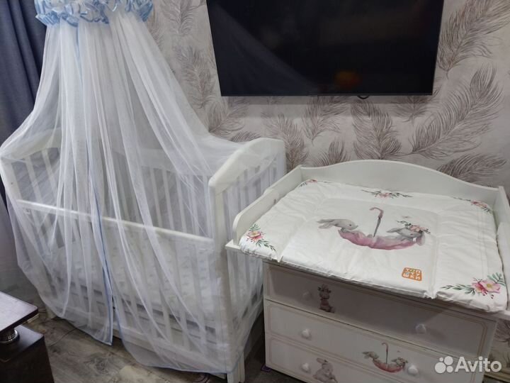 Детская кроватка +пеленальный комод