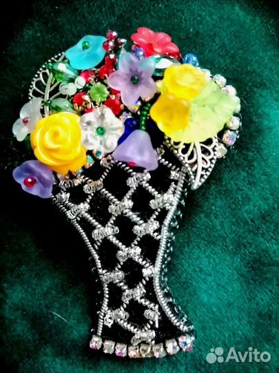 Брошь из бисера