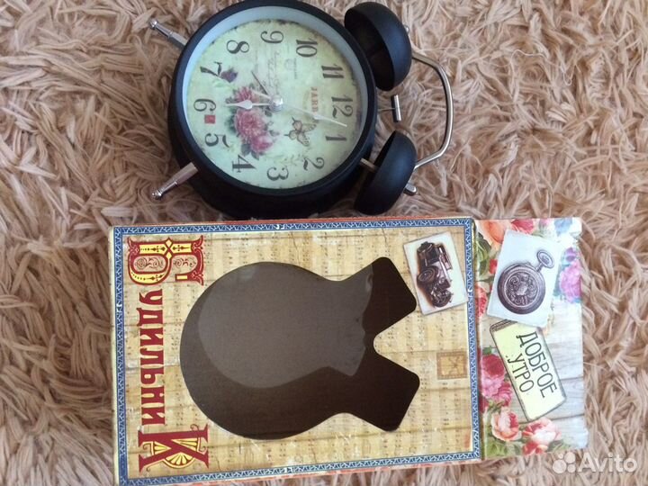 Часы-будильник в стиле 