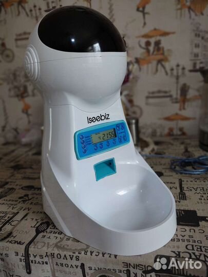 Автоматическая кормушка для кошек