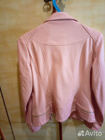 Курточки женские фирменные