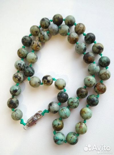 Броши, бусы разные времен СССР