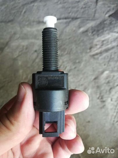 Датчик тормоза приора