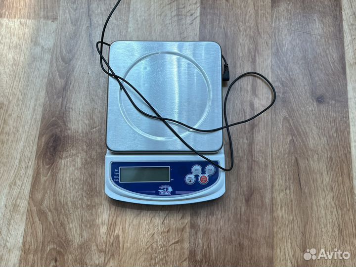 Весы настольные электронные