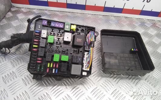 Блок предохранителей mitsubishi ASX 1 (KVN19M102)