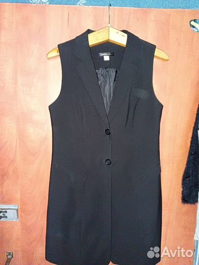 Жилет удлиненный для девочки в школу