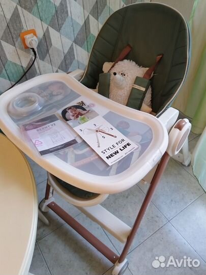 Стульчик для кормления happy baby berny v2