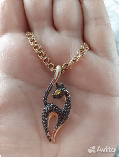 Золотая подвеска с фианитами