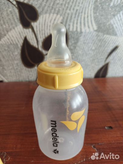 Бутылочка Medela с соской, имитирующей грудь