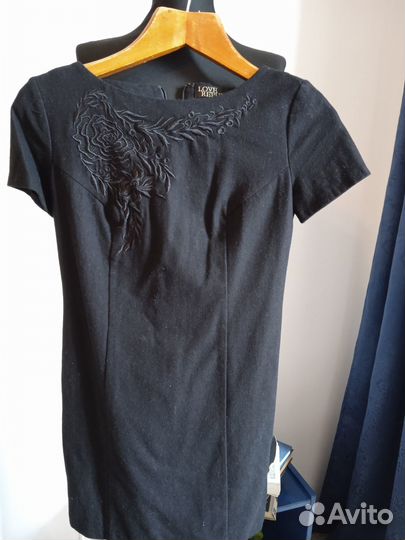 Платье шерсть с вышивкой