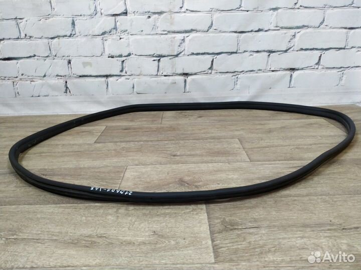 Уплотнитель двери передней левой Fabia Фабия 2