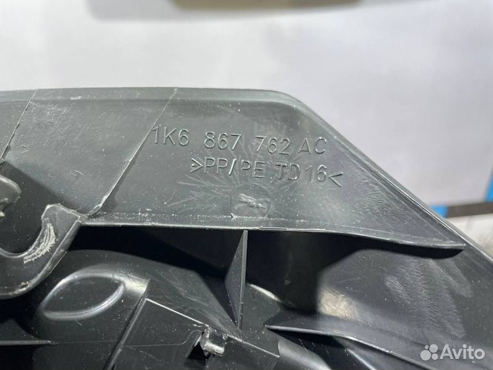 Б/У Держатель задней полки#001