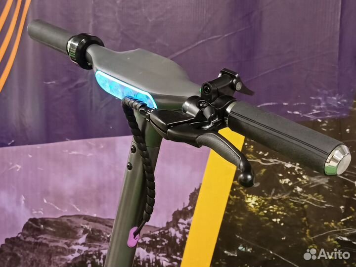 Электросамокат hiper Triumph x100