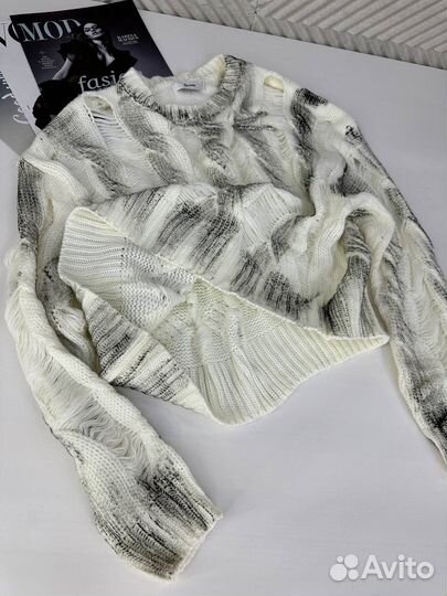 Свитер Стильный