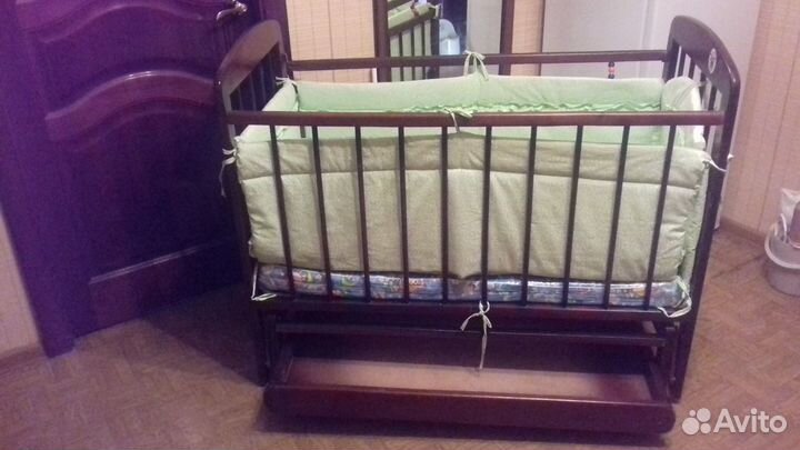 Кровать детская с бельём