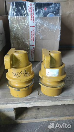 Каток поддерживающий для JCB JS220 JS205 JS180 Ком