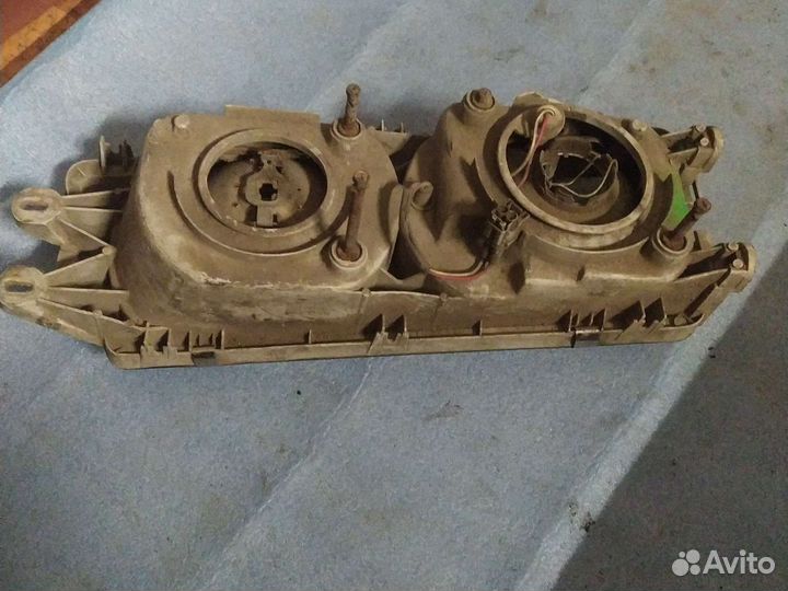 Фара левая Mitsubishi Galant E3