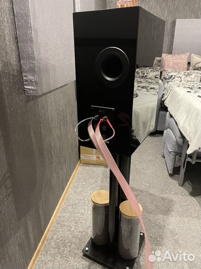 Kef R3 + стойки Norstone stylum 2