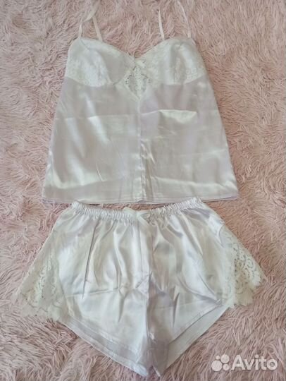 Халат с пижамой