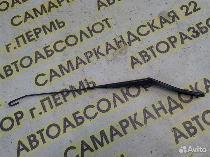 Поводок стеклоочистителя передний правый Renault