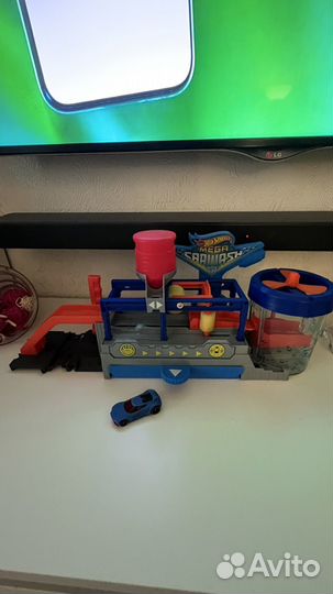 Hot wheels автомойка/ ускоритель/трасса