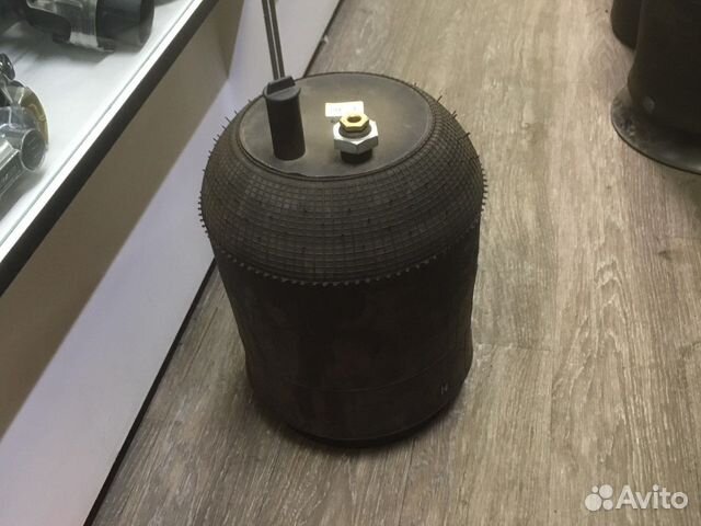 Подушка воздушная, со стаканом; 2шпильки-штуц.м16+